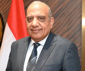 لرفع مستوى خدمة الكهرباء .. الوزير محمود عصمت يجتمع برؤساء شركات التوزيع 