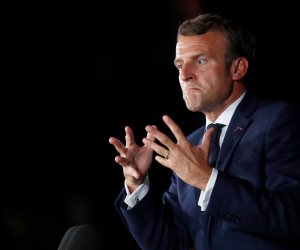 زعيم ائتلاف اليسار الفرنسي: ماكرون تعرض للهزيمة وعلى رئيس الوزراء الرحيل