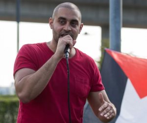 لماذا يكره اللوبي الإسرائيلي الرابر البريطاني «لوكي»؟.. أصل القصة قبل فيديو صفقات الأسلحة