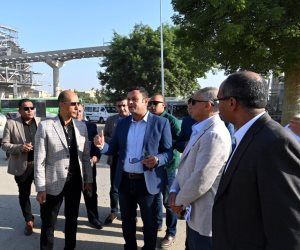 من الـ8 صباحا.. وزير الإسكان يتفقد مشروعات محاور الطرق بمدينة القاهرة الجديدة