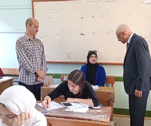 محافظ شمال سيناء يطمئن على سير امتحانات الثانوية العامة داخل لجان العريش (صور)