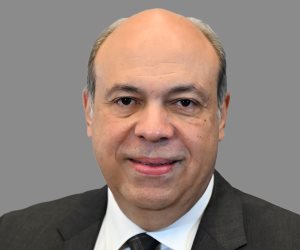 وزير الطيران المدنى يشهد حفل تخرج طلبة المراقبة الجوية من اليمن الشقيق وزير الطيران المدنى يشهد حفل تخرج طلبة المراقبة الجوية من اليمن الشقيق