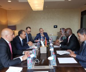 وزير الخارجية يبحث مع نظيره الموريتانى أوجه التعاون الثنائي بين البلدين