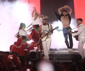 تامر حسني يقدم أغنية «معلمين» لأول مرة في مهرجان العلمين الجديدة
