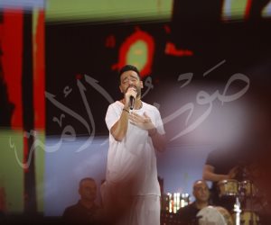 الجمهور يردد أغنية سقف مع رامي جمال بمهرجان العلمين الجديدة