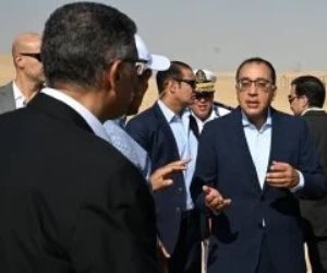 رئيس الوزراء يتفقد أعمال تطوير مدخل المنطقة الأثرية بهضبة الأهرام