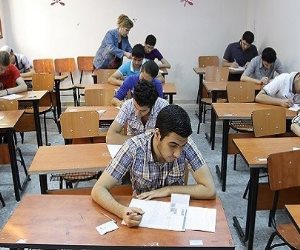 طلاب الثانوية العامة دور ثان: امتحان اللغة الأولى في مستوى الطالب المتوسط