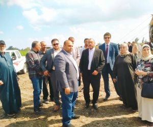 «معاك في الغيط».. وزارة الزراعة تكثف حملات دعم وتوعية المزارعين في جميع المحافظات