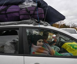 30 ألف نازح لبناني خلال ساعات مع توغل الدبابات الإسرائيلية في الجنوب والاحتلال ينذر 53 بلدة بالإخلاء 