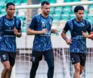 الكاف يخطر الزمالك رسميا بنقل مباراة بلاك بولز فى الكونفدرالية للقاهرة