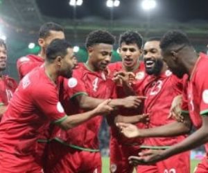 بـ10 لاعبين.. منتخب عمان يقصى السعودية من نصف نهائى كأس الخليج.. فيديو