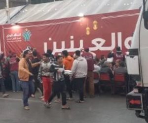 "أبو العينين" عضو التحالف الوطنى توزع 1500 كرتونة يومياً ووجبات ساخنة فى رمضان