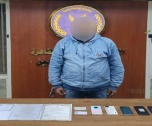 ضبط عاطل بالقاهرة لقيامه بالنصب والاحتيال على المواطنين وسرقة هواتفهم المحمولة