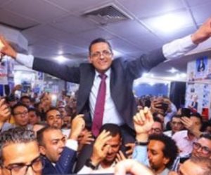 بعد فوز خالد البلشى بمقعد النقيب.. أجواء من الفرحة أمام نقابة الصحفيين بعد فوز خالد البلشى بمقعد النقيب.. أجواء من الفرحة أمام نقابة الصحفيين