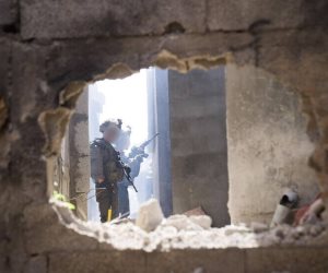 انهيار مبنى على قوة عسكرية إسرائيلية فى قطاع غزة انهيار مبنى على قوة عسكرية إسرائيلية فى قطاع غزة