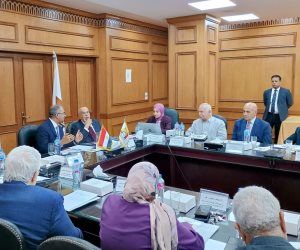 نائب وزير الإسكان يعقد اجتماعاً موسعاً مع اللجنة التنسيقية العليا لتحديث منظومة أكواد مياه الشرب والصرف الصحي