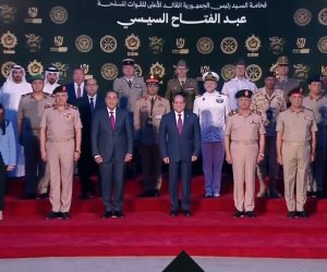 صورة تذكارية للرئيس السيسى خلال افتتاح بطولة العالم العسكرية للفروسية الـ25