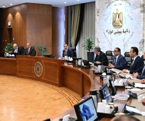 رئيس الوزراء يتابع خطوات تيسير إجراءات دخول السائحين بالمطارات والمنافذ المختلفة