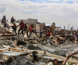 القاهرة الإخبارية: 16 شهيدا فى مجزرة للاحتلال بمدرسة مخيم البريج جنوب مدينة غزة
