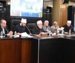 دينية النواب تقر نهائيا قانونا جديدا لمواجهة فوضى الفتاوى.. والأزهر يعلن رفضه
