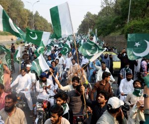 مع تصاعد الأزمة .. باكستان تقرر إغلاق المحال التجارية بحلول الـ9 مساءً ترشيداً للطاقة