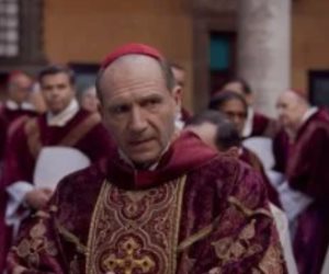  قبل التصويت للبابا الجديد.. لماذا شاهد الكرادلة الحقيقيين فيلم Conclave؟