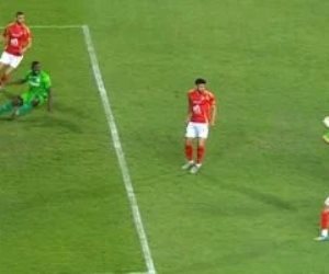 بعد 15 دقيقة .. المصري يواصل الضغط على الأهلي بعد التقدم بهدف صلاح محسن