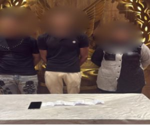 ضبط 3 تعدوا على سائق وأكرهوه على توقيع إيصالات أمانة وتحويل مبالغ مالية