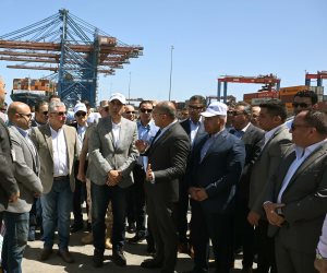 رئيس الوزراء يزور شركة قناة السويس للحاويات بميناء شرق بورسعيد