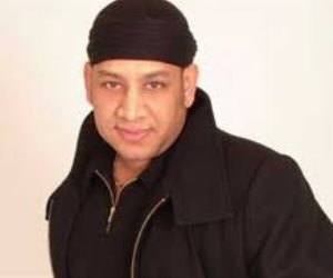 رحلة فنية حافلة ساهمت في صناعة كبار النجوم.. عيد ميلاد عصام كاريكا