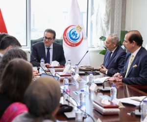 وزير الصحة يبحث مع وفد البنك الدولي تعزيز التعاون في ملف التنمية البشرية