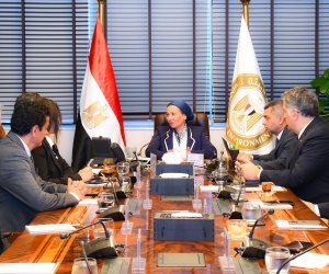 وزيرة البيئة تستعرض تجربة إعادة تدوير المخلفات بهيئة قناة السويس مع «شباب الأعمال»