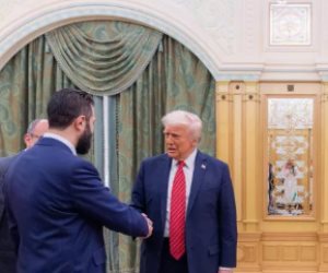 لا ثوابت في السياسة.. ترامب يصف الرئيس السوري أحمد الشرع بالقوي ويرفع العقوبات عنه