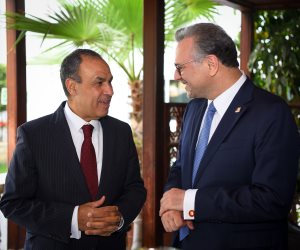 وزير الخارجية يستقبل كبير مستشاري الرئيس الأمريكي.. ويؤكد الاعتزاز بالشراكة الاستراتيجية التي تجمع البلدين وزير الخارجية يستقبل كبير مستشاري الرئيس الأمريكي.. ويؤكد الاعتزاز بالشراكة الاستراتيجية التي تجمع البلدين