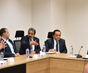 نائب وزير الصحة يتابع ميكنة خدمات الغسيل الكلوي ومشروع الرعايات والحضانات