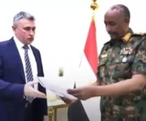 البرهان يتلقى دعوة من بوتين للمشاركة في القمة الروسية العربية البرهان يتلقى دعوة من بوتين للمشاركة في القمة الروسية العربية