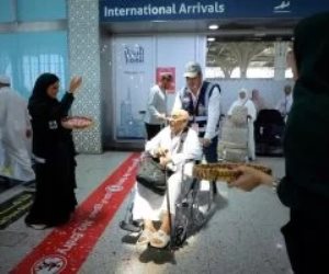 بعثة الحج تخصص فرقًا لرعاية كبار السن وتيسير أداء المناسك وسط خدمات متكاملة