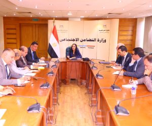 وزيرة التضامن تناقش خطة تطوير مؤسسات الدفاع الاجتماعي على مستوى الجمهورية وزيرة التضامن تناقش خطة تطوير مؤسسات الدفاع الاجتماعي على مستوى الجمهورية