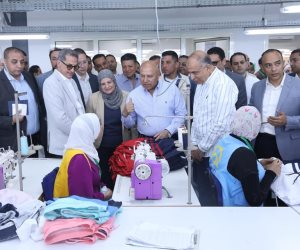 وزير الصناعة يتفقد المنطقة الصناعية بالمنيا.. ويفتتح مصنع جولدن افينيو المتخصص في إنتاج الملابس الجاهزة