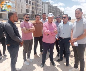 مسئولو "الإسكان" يتابعون المشروعات الجاري تنفيذها بالقرى السياحية مسئولو "الإسكان" يتابعون المشروعات الجاري تنفيذها بالقرى السياحية