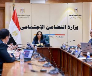 وزيرة التضامن الاجتماعي تجتمع مع الإدارة العامة لإدارة الأصول وتنمية الموارد بالوزارة