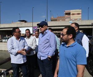 وزير الرى يتفقد المنشآت المائية وأعمال تطهير الترع فى 7 مواقع بالدقهلية