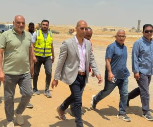 وزير الإسكان يتابع مشروعات المرافق والطرق الجارية بالتوسعات الجنوبية لمدينة القاهرة الجديدة