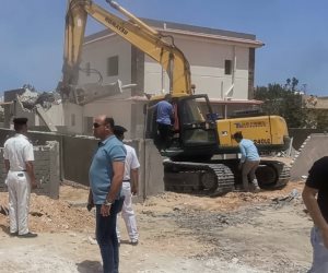 "الإسكان": تنفيذ حملات إزالة لتعديات ومخالفات بناء بالساحل الشمالي الغربي