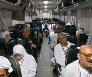 محافظ شمال سيناء يودع حجاج الجمعيات الأهلية قبل سفرهم لأداء فريضة الحج  