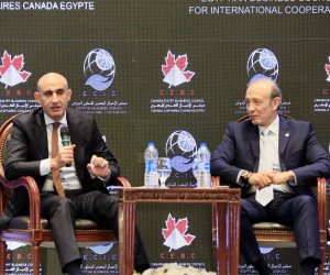 «عبد اللطيف»: إصدار "البوكليت التعليمي" العام المقبل بديلا عن المصادر الخارجية تخفيفا على الأسر
