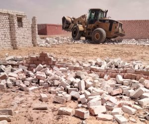 إزالة التعديات عن 80 فدانا بالأقصر الجديدة و15 مخالفة بناء بالساحل الشمالي