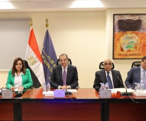 وزراء الاتصالات والتنمية المحلية والعدل والإسكان والزراعة يجتمعون لمتابعة الموقف الحالى لمنظومة الرقم القومى العقارى وإعداد اللائحة التنفيذية للقانون