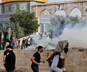 أدوا طقوسا تلمويدة ورقصات استفزازية ...مئات المستوطنين يقتحمون باحات المسجد الأقصى بحماية شرطة الاحتلال الإسرائيلى أدوا طقوسا تلمويدة ورقصات استفزازية ...مئات المستوطنين يقتحمون باحات المسجد الأقصى بحماية شرطة الاحتلال الإسرائيلى