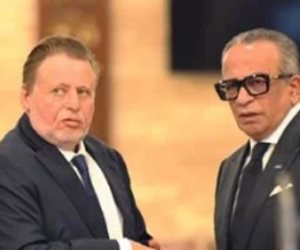 محافظ البنك المركزي وأشرف صبحي وعبد اللطيف المناوي في عزاء والدة عمرو الجنايني